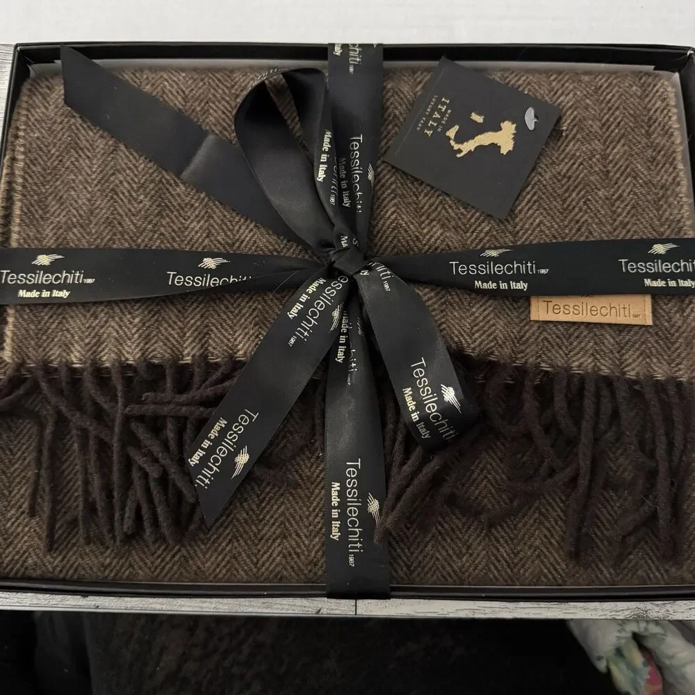 Italian Cashmere Wool Tessilechiti Scarf Made In Italy Brand NWT In Gift Box